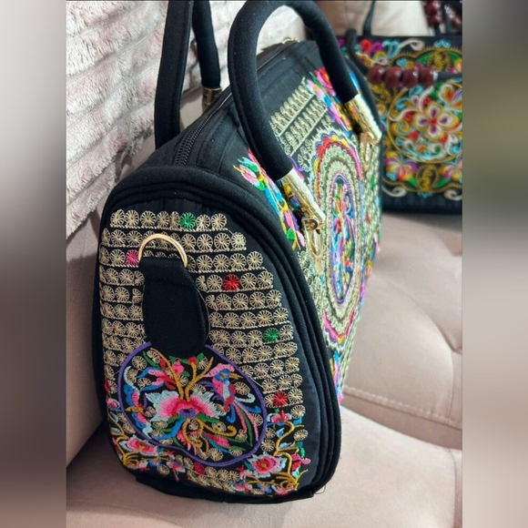 New Embroidered Handbag - Picture 2 of 5